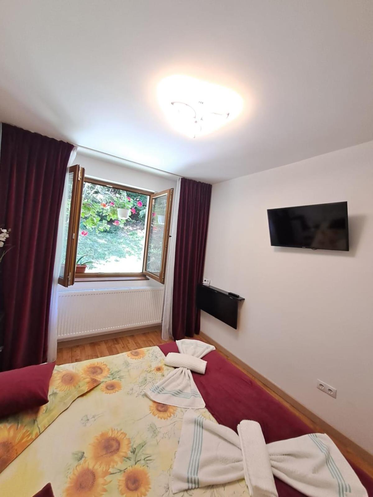 Garsoniera Flori - Sinaia Apartman Kültér fotó
